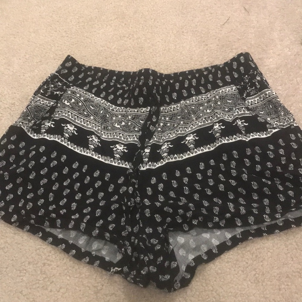 Printed flowy shorts